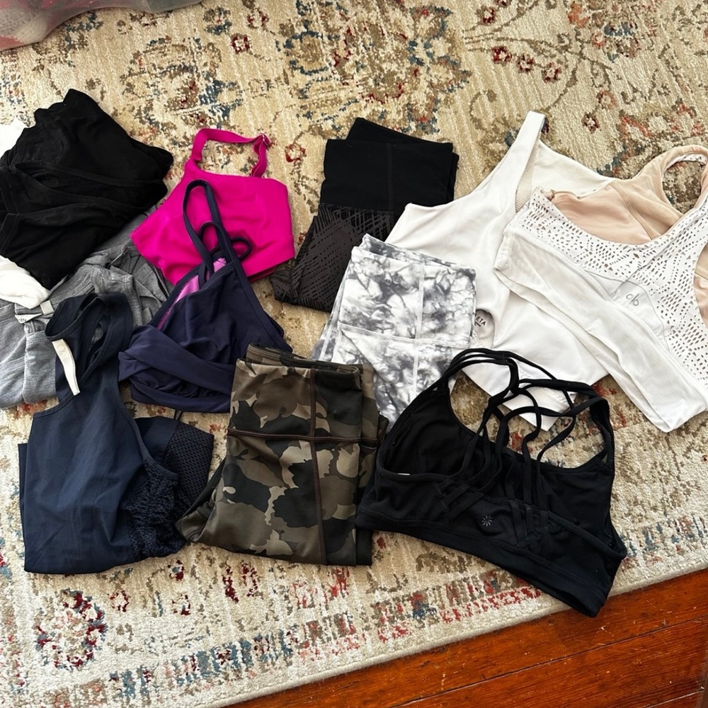 ❤️‍🔥SOLD❤️‍🔥Athleta & Alo Yoga Bundle